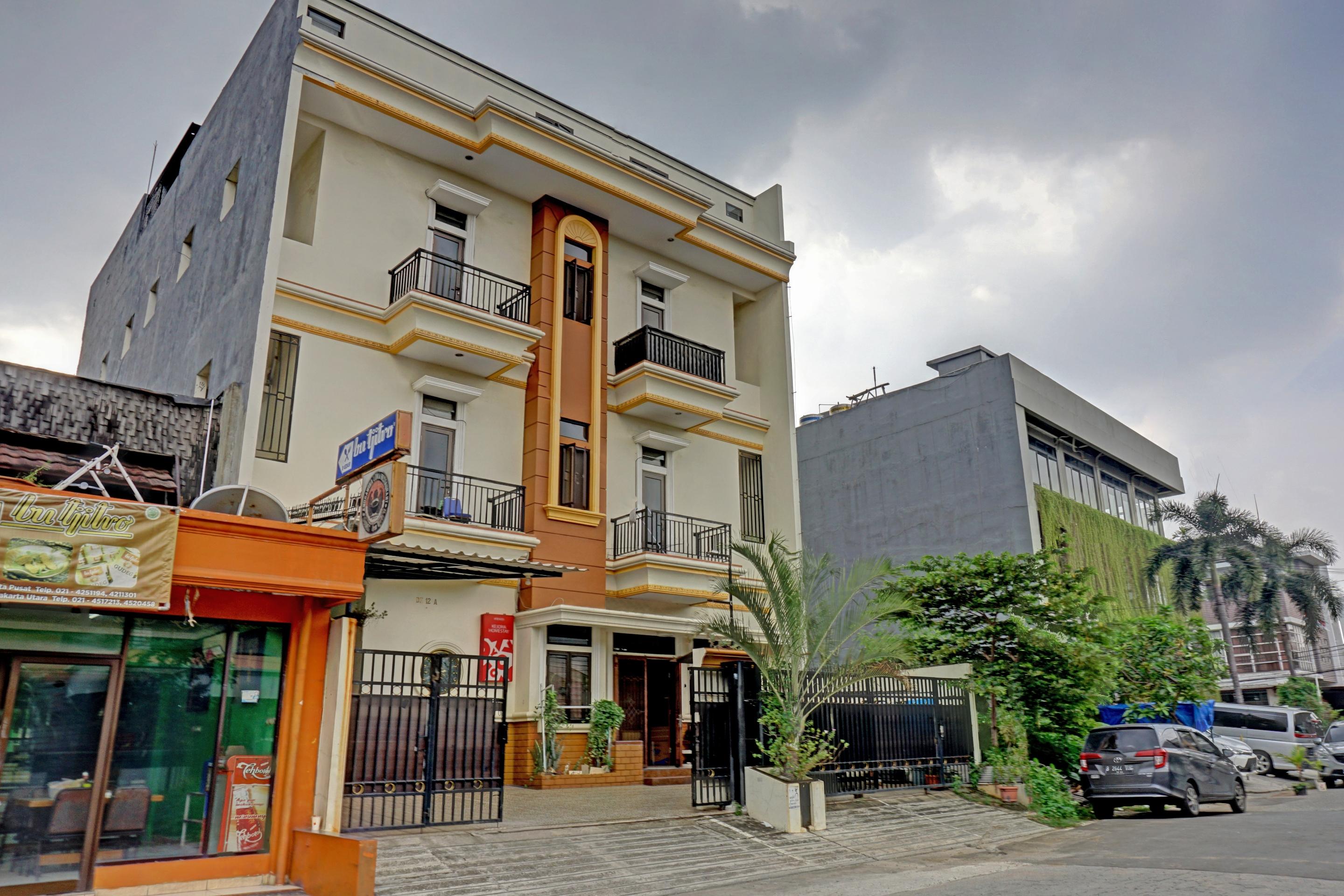 Oyo 90489 Kejora Homestay 자카르타 외부 사진